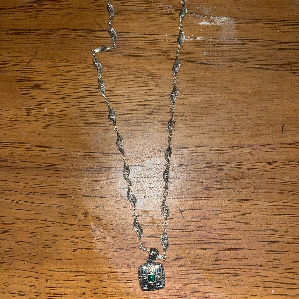 John Hardy Silver and Green Necklace with Elegant Design